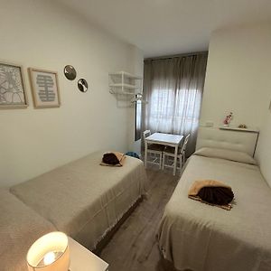 Habitación con 2 Camas Individuales